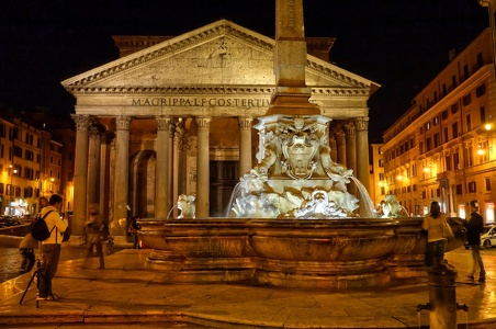 Pantheon - Piazza della Rotonda - Rome by night