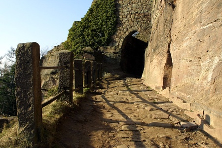 Aufgang zur Burg Hanstein